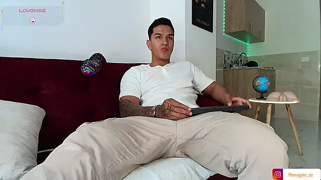 Taylor_John on StripChat