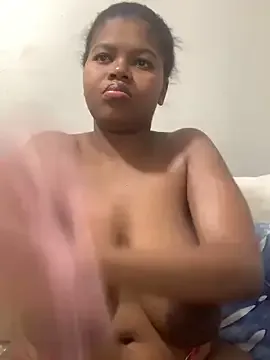 Freechat Tee_Doll on StripChat