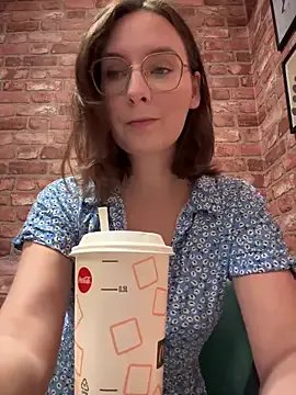 The_Snowwhitee on StripChat