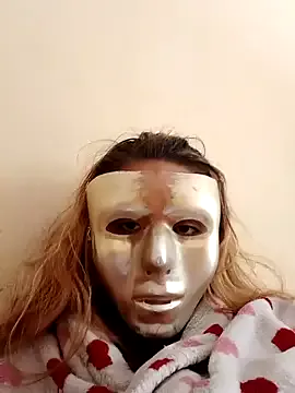 Offline Themaskedgirl21 on StripChat