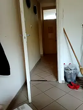 Offline Themaskedgirl21 on StripChat