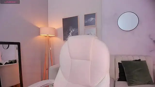 Tiffany_Low on StripChat