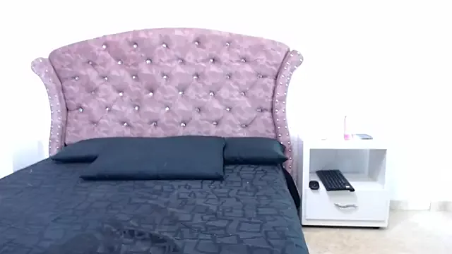 Offline Tiifany_Baker on StripChat