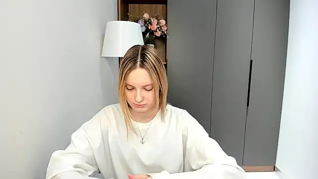 TinaMonaldi on StripChat