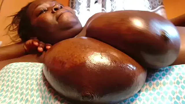 Offline titi_fiesta on StripChat