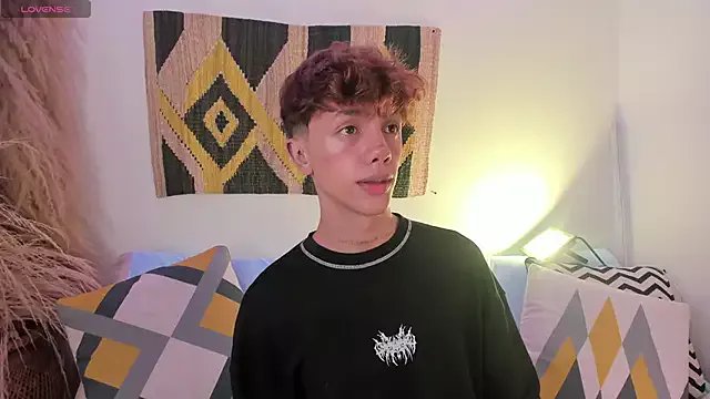 Tomy_Rox on StripChat