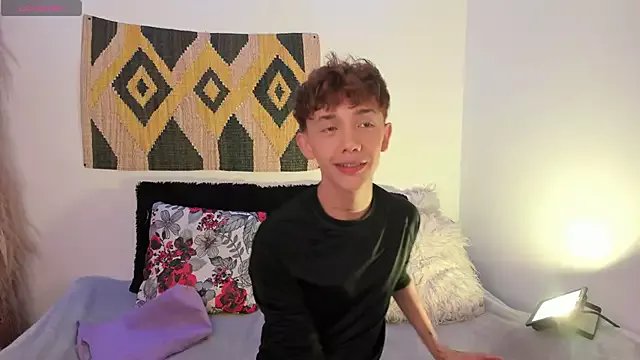 Tomy_Rox on StripChat