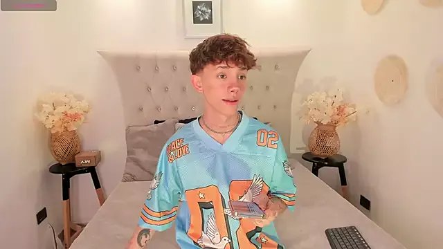 Tomy_Rox on StripChat