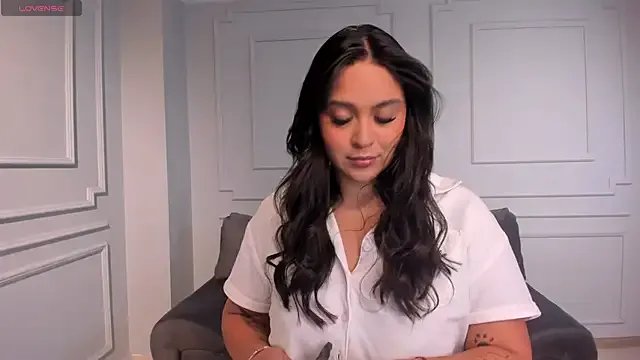 ToriCrossX on StripChat