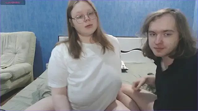 Touch_me_more_please on StripChat