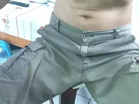 Offline triangle0623 on StripChat