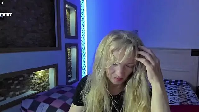 TrueFoxyyy on StripChat