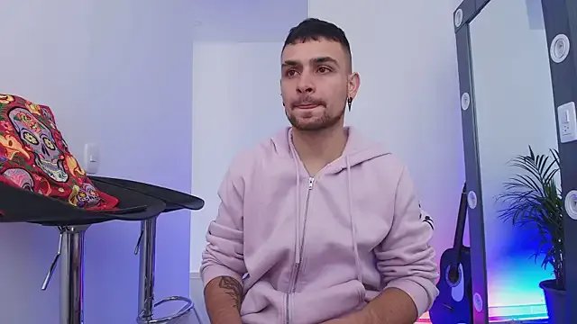 Two_sinzXX on StripChat