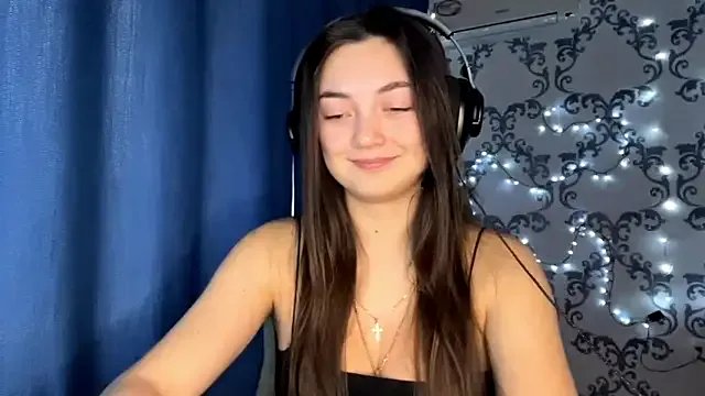 TwotyBright on StripChat