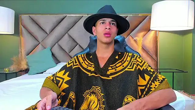 Tyler_Rodriguez on StripChat