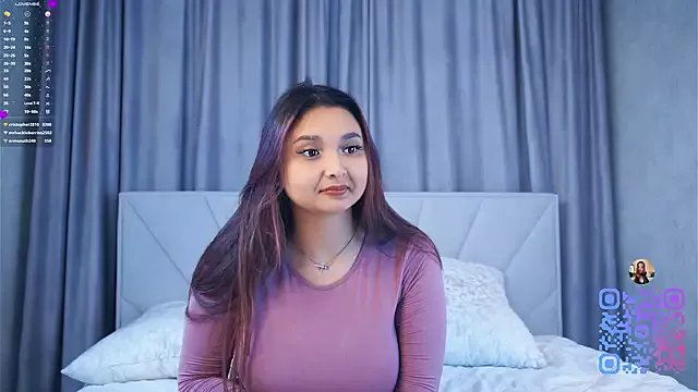 UdeleBarns on StripChat