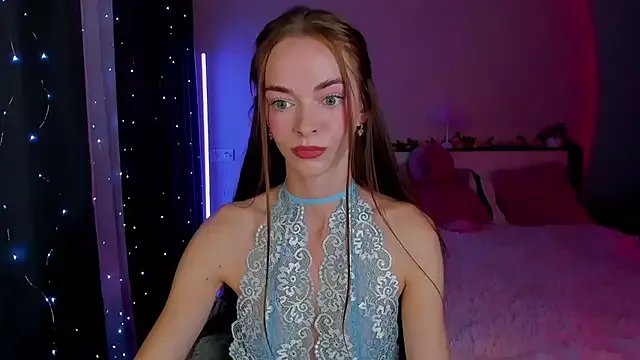 Undertheskin on StripChat