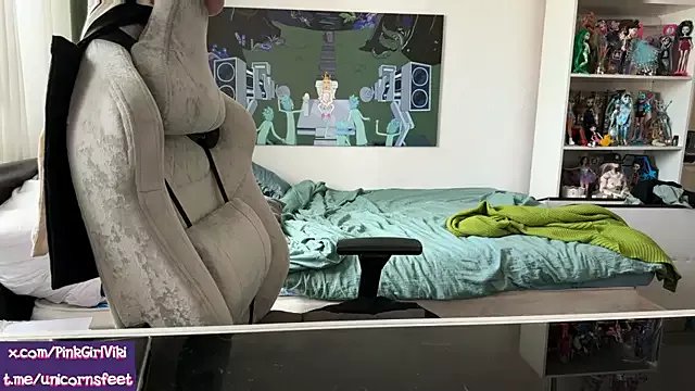 unicornsfeet on StripChat