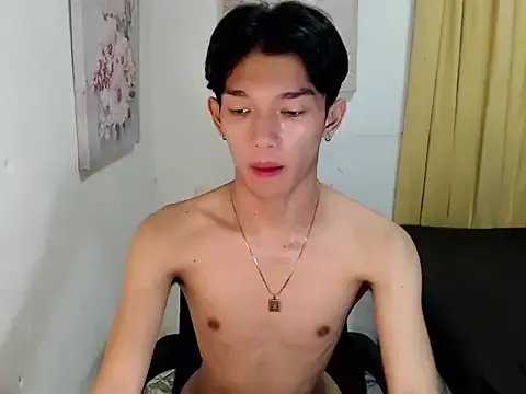 urasian_john18 on StripChat