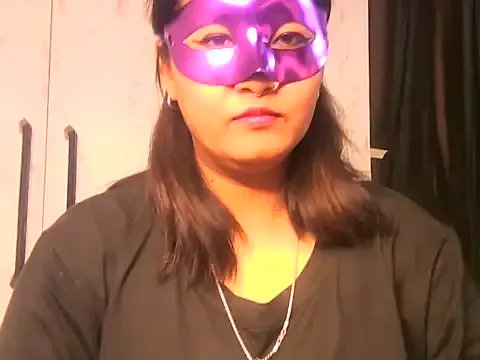 URs_RIYA on StripChat