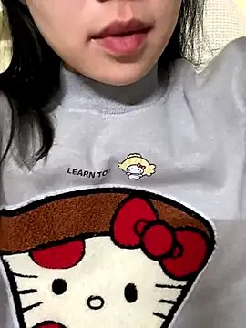 Uyennii02 — Freechat on StripChat