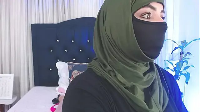 Uzra_hayed on StripChat