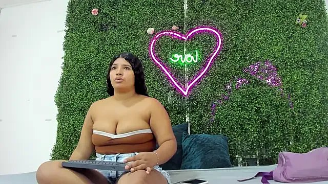 valentina_0_ on StripChat