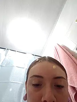 valery_mora on StripChat