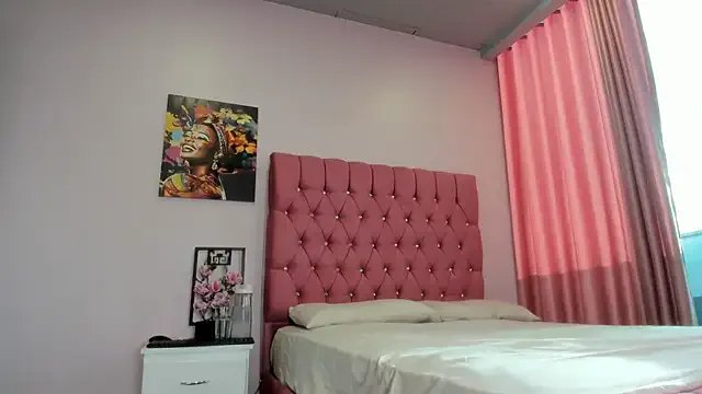 VanillaFlo on StripChat