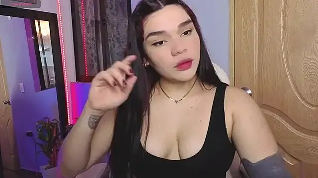 Veronica_111 on StripChat