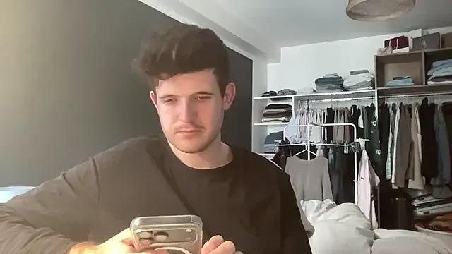 Versahugo on StripChat