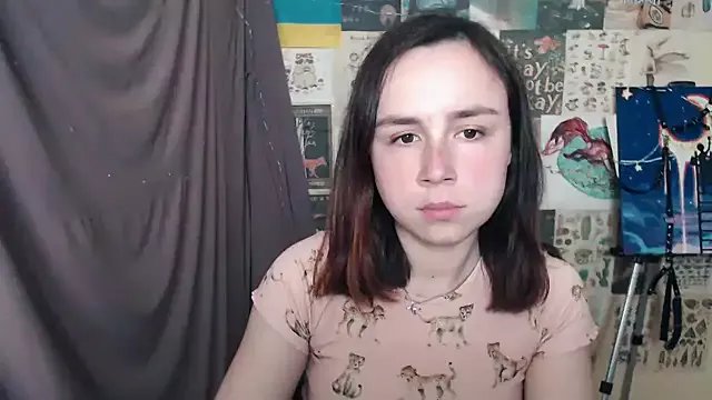 VeryVeryVeryShy_ on StripChat