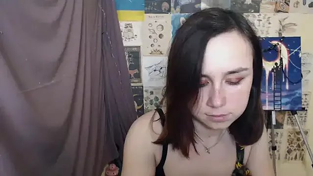 VeryVeryVeryShy_ on StripChat