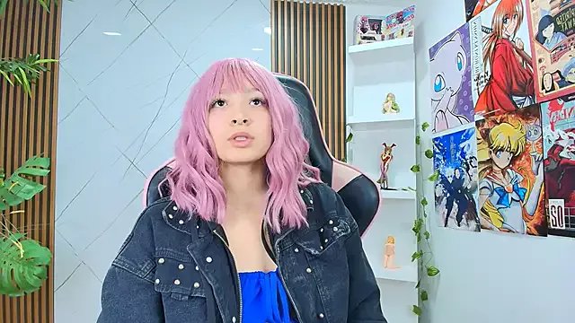 Victoria_Adams14 on StripChat