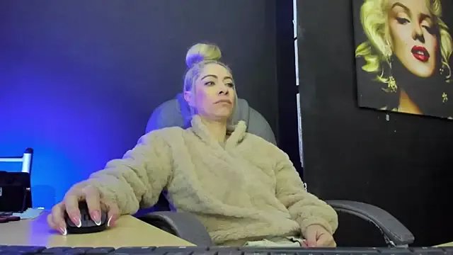 viktoria_davis_ on StripChat