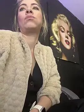 viktoria_davis_ on StripChat