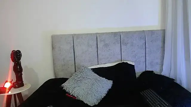 vintoria_cherry on StripChat