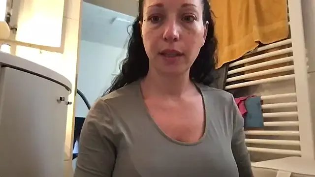 Viola_Beck on StripChat