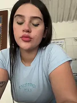 violet-333 on StripChat