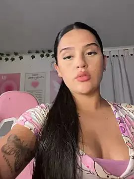 violet-333 on StripChat