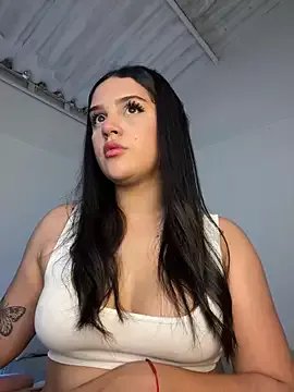 violet-333 on StripChat