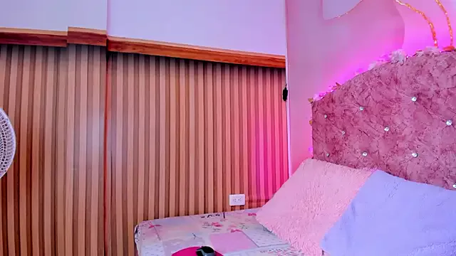 Offline violet_taylor_ on StripChat