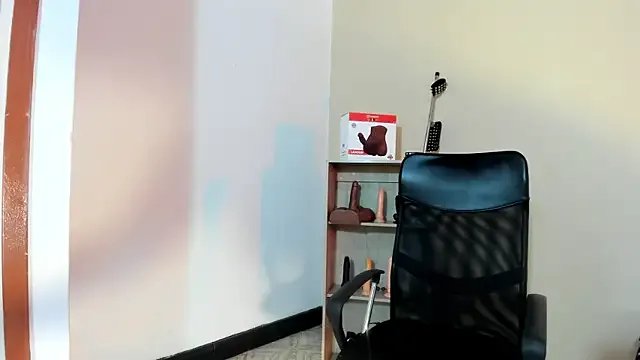 Violetta_0 on StripChat