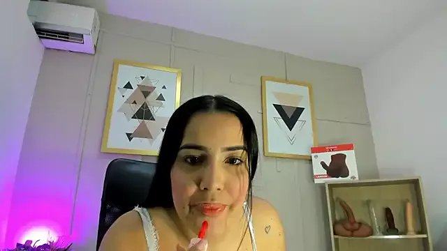 Violetta_0 on StripChat