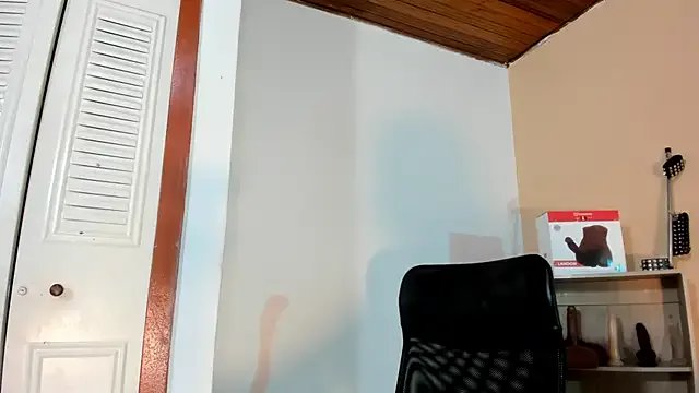 Violetta_0 on StripChat