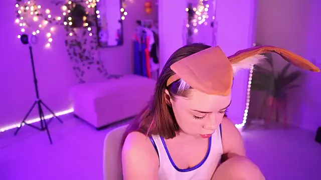 Offline VixenMia on StripChat