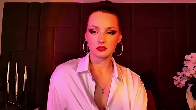 Vixsariaaa on StripChat