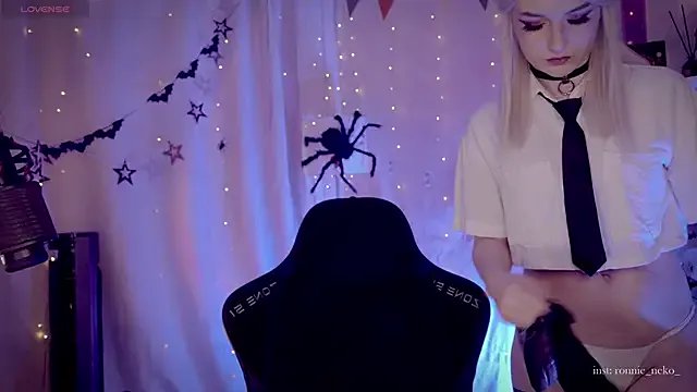 vronnier on StripChat