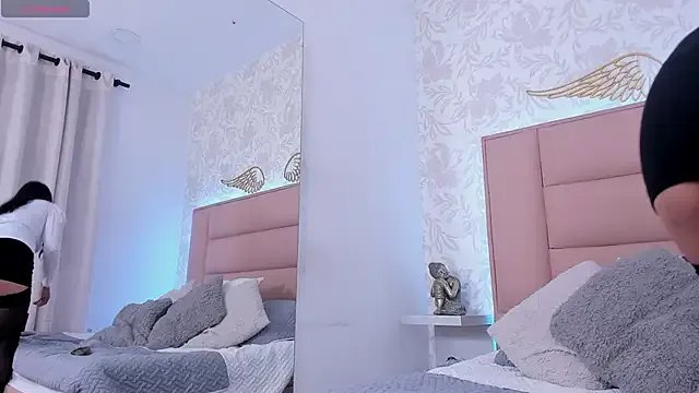 white_leti on StripChat