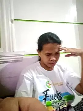 WildJennifercum on StripChat